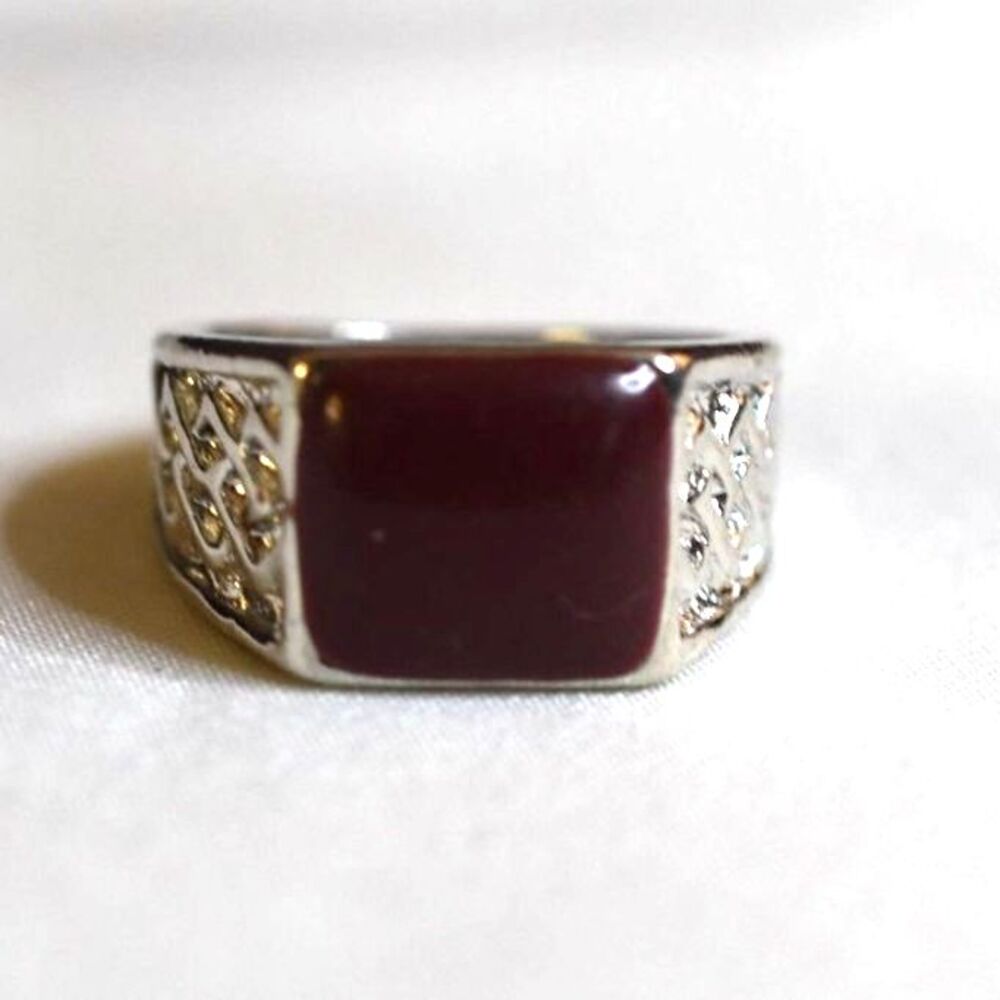 Avant Garde Deep Burgandy Smooth Stone Inlay Etched Silver Tone Metal Sz 10 Ring
